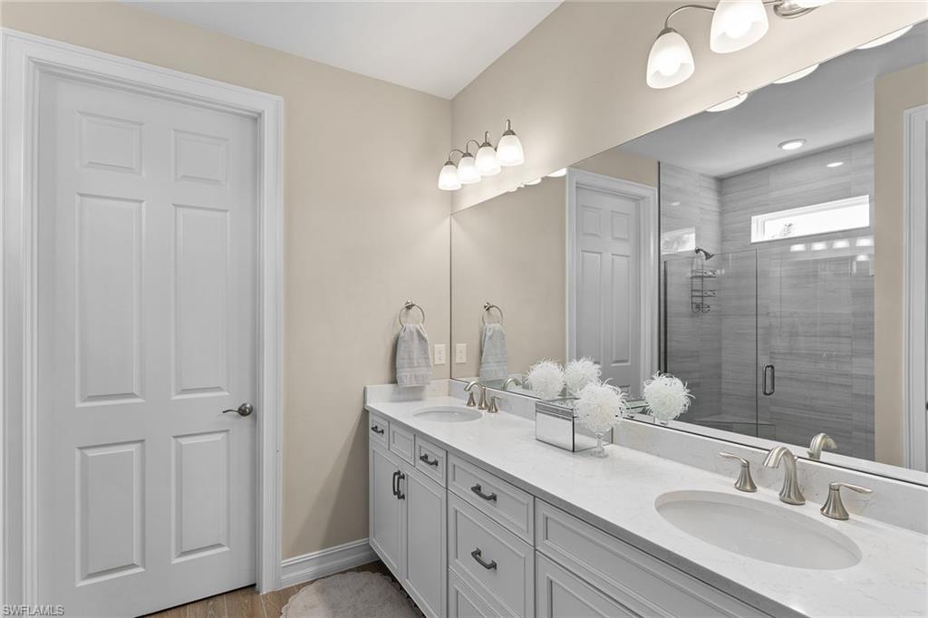 28000 Captiva Shell LOOP