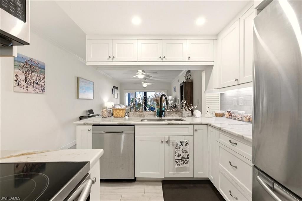 17 Collier BLVD 5-107