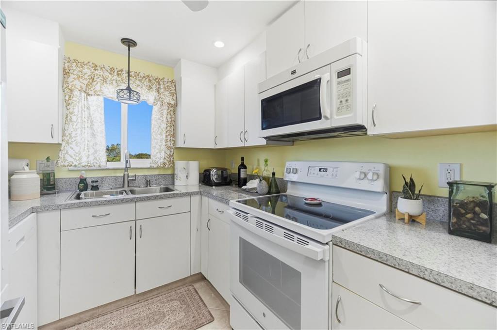 1010 Manatee RD B304