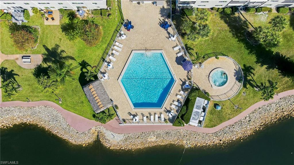 1010 Manatee RD B304