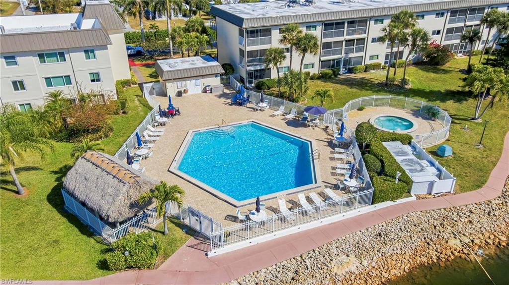 1010 Manatee RD B304