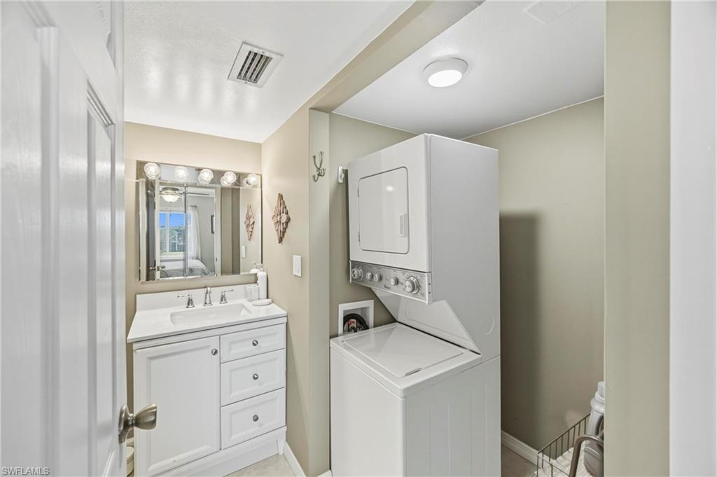 1010 Manatee RD B304