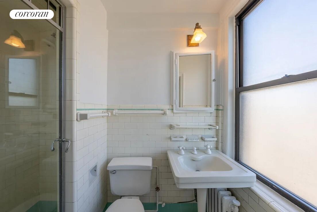 327 CENTRAL Park W 16B