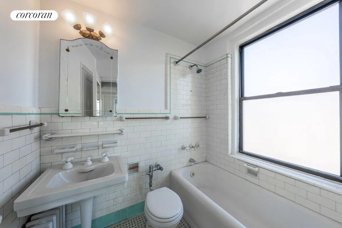 327 CENTRAL Park W 16B