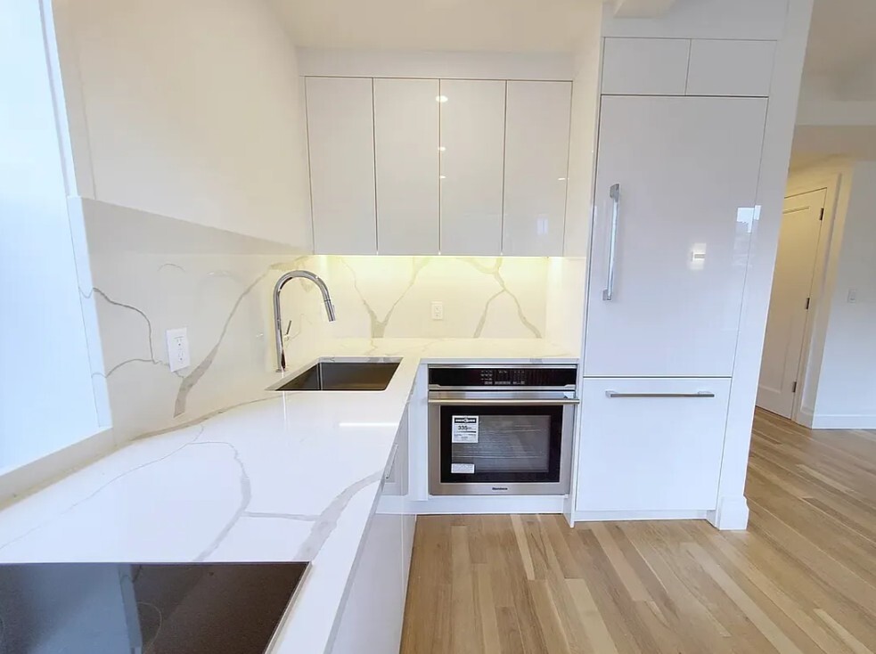 365 W 20TH Street 6C