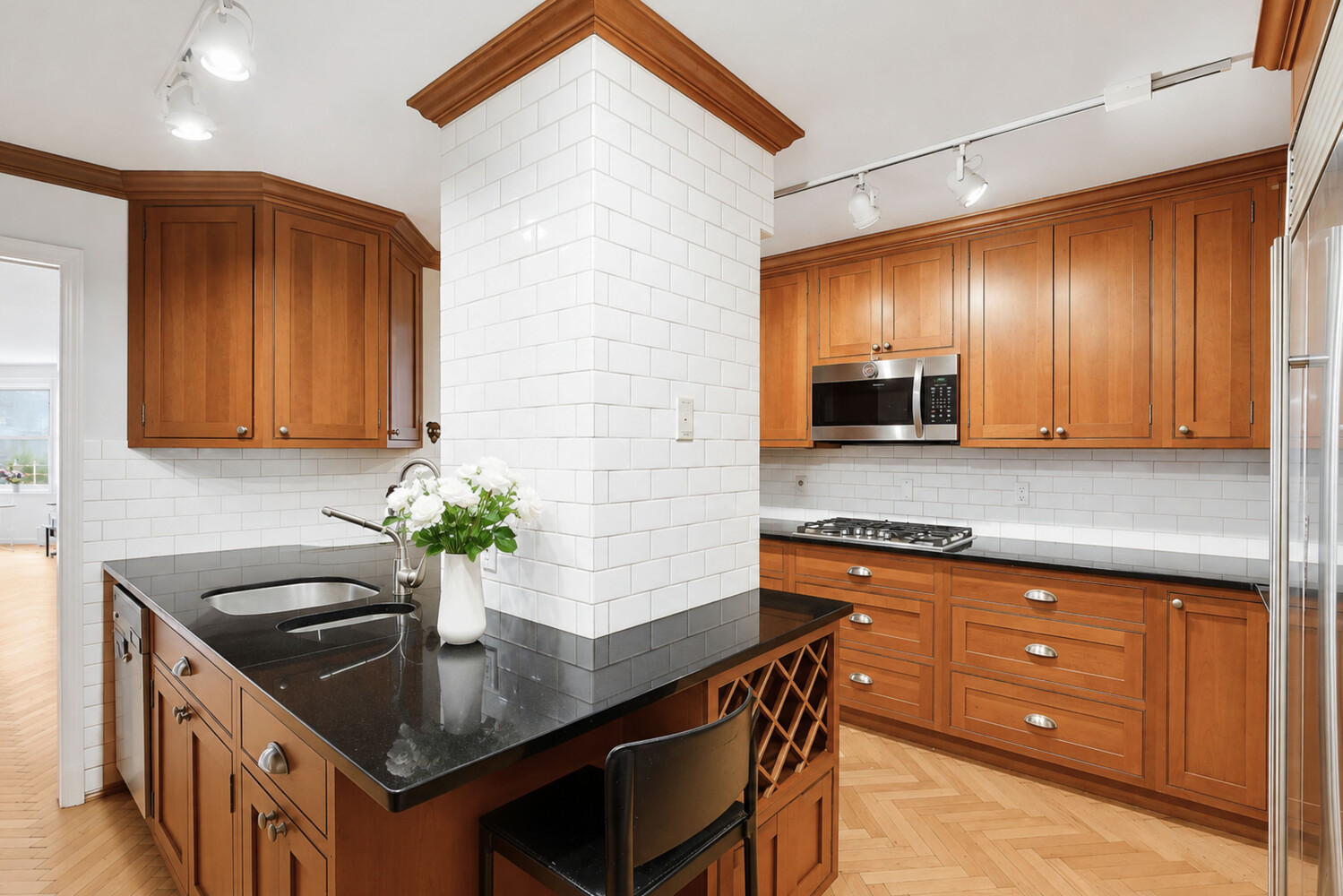 155 W 68TH Street 404