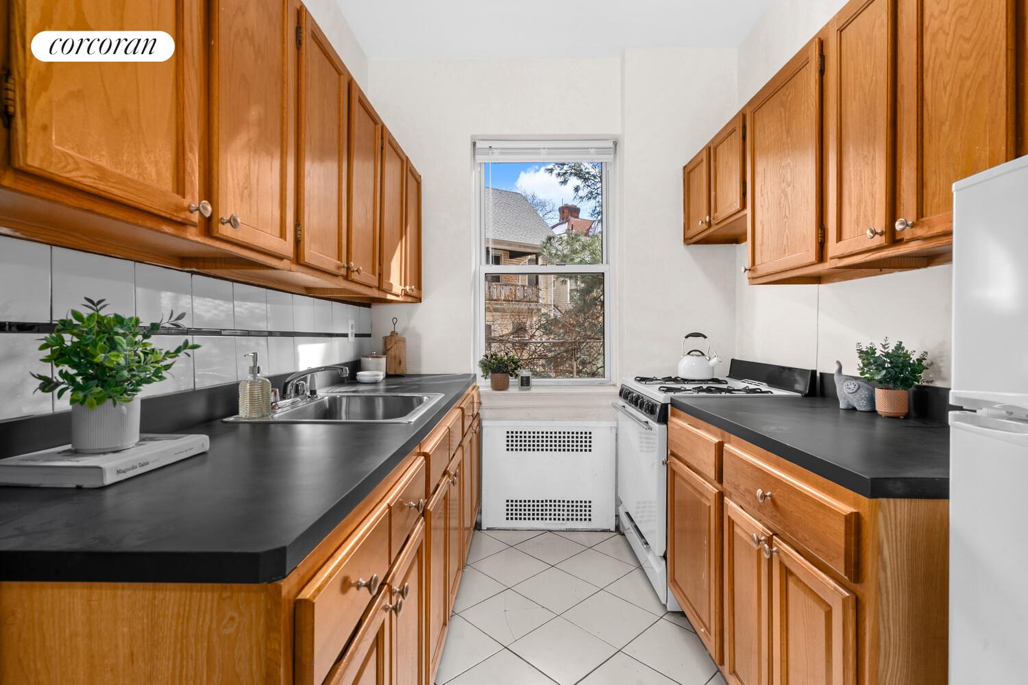 915 E 17TH Street 114