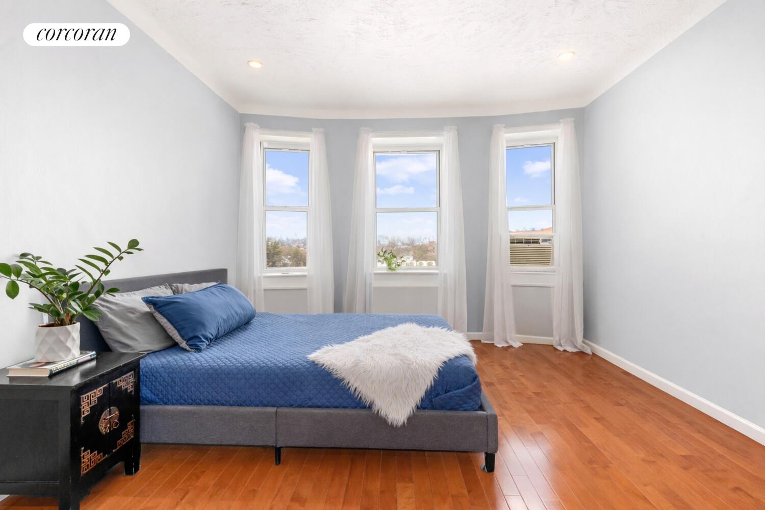 920 E 17TH Street 609