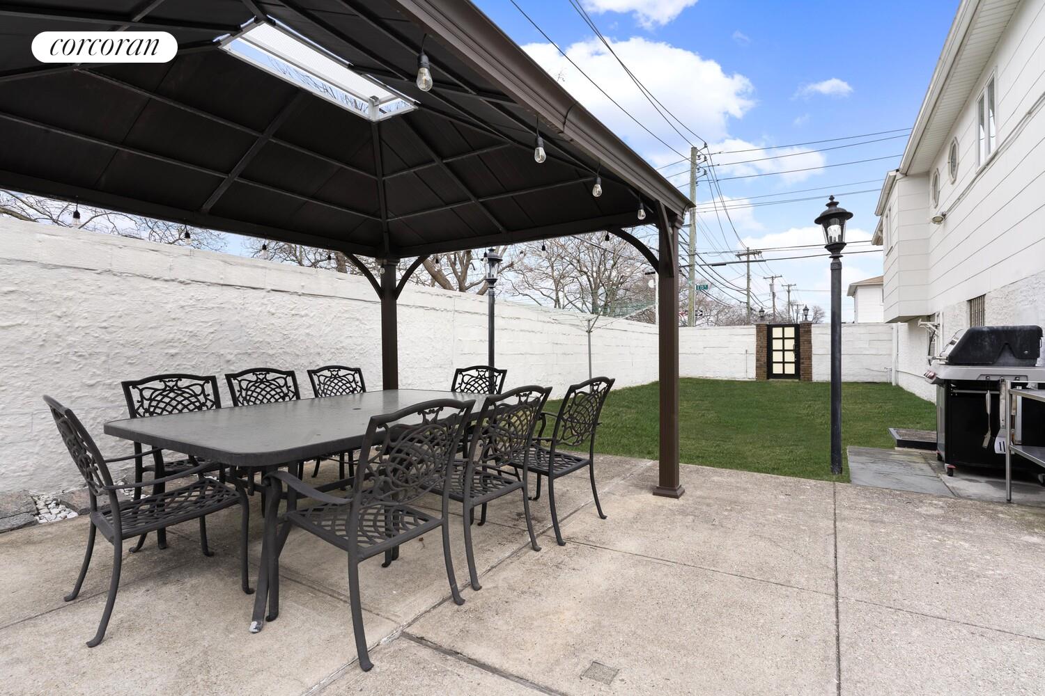 2102 E 73RD Street