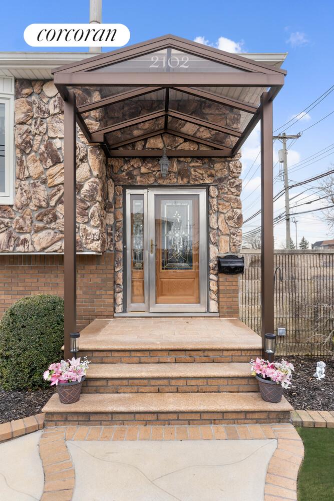 2102 E 73RD Street