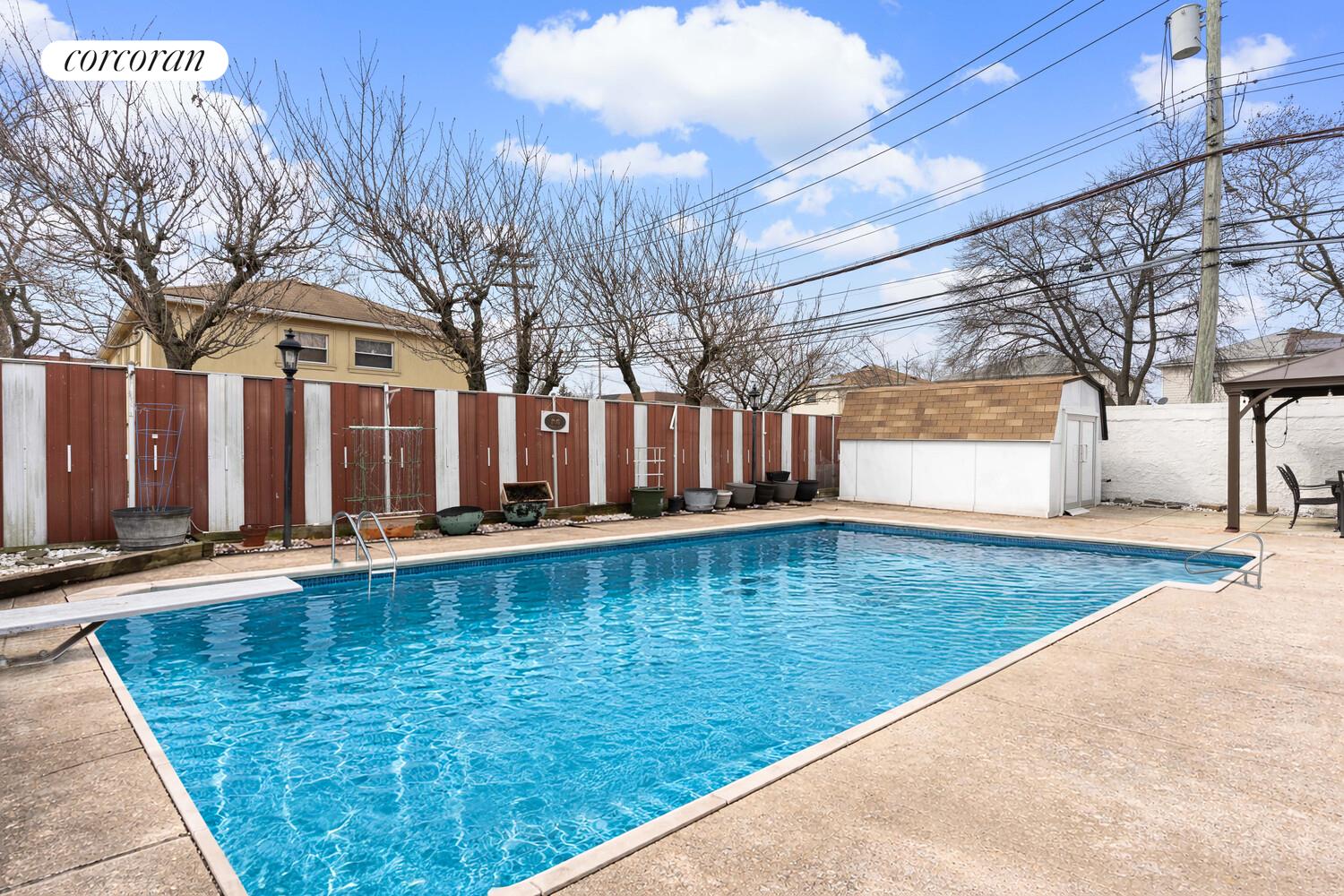2102 E 73RD Street