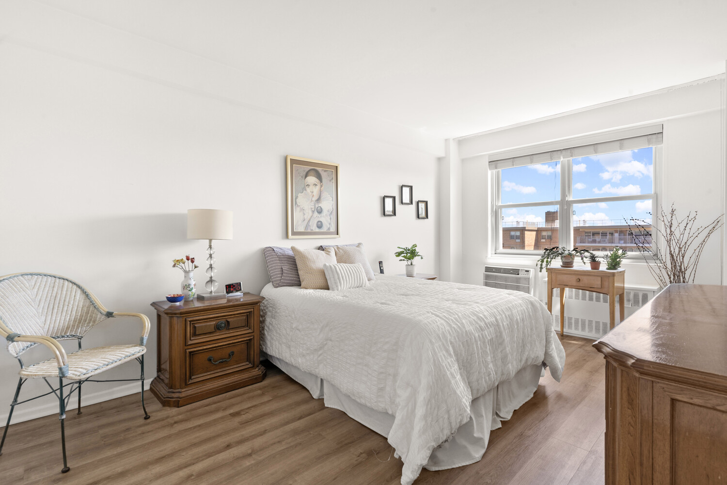 464 NEPTUNE Avenue 23C