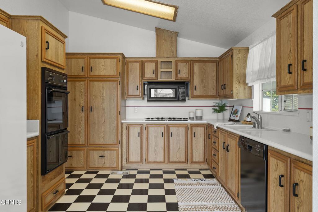 1215 Anchors Way 276