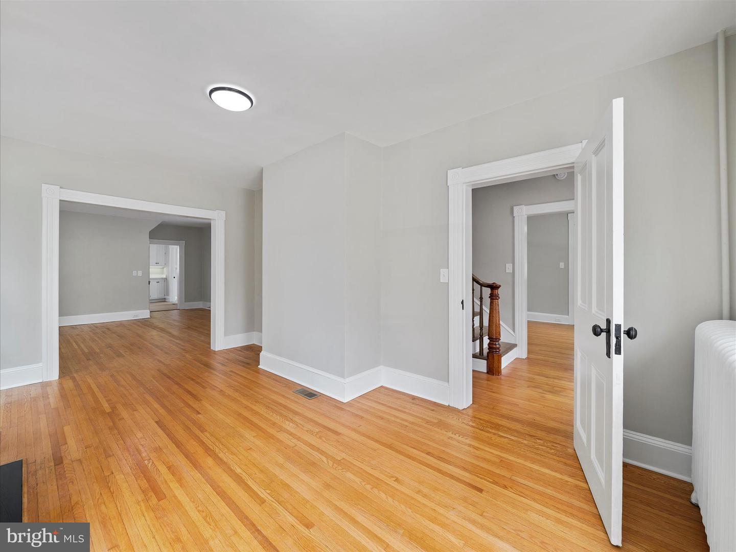 172 W Main St
