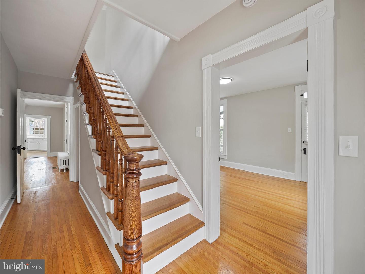 172 W Main St