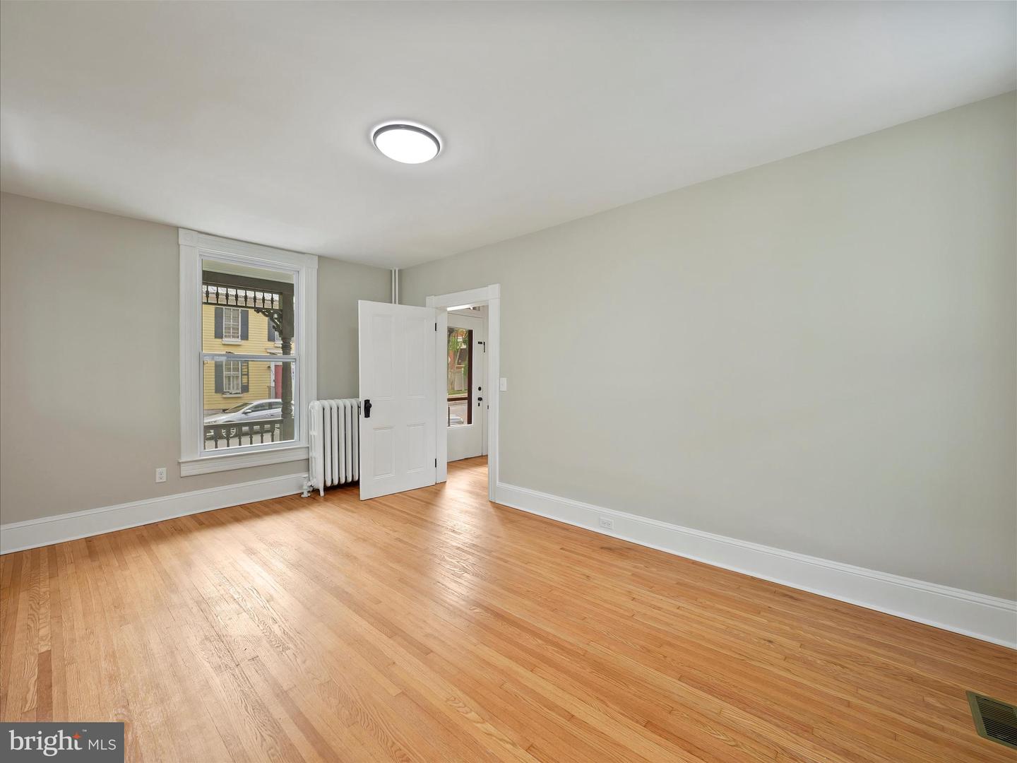 172 W Main St