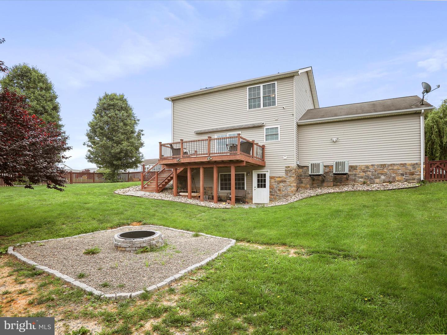 112 Toulouse Ln