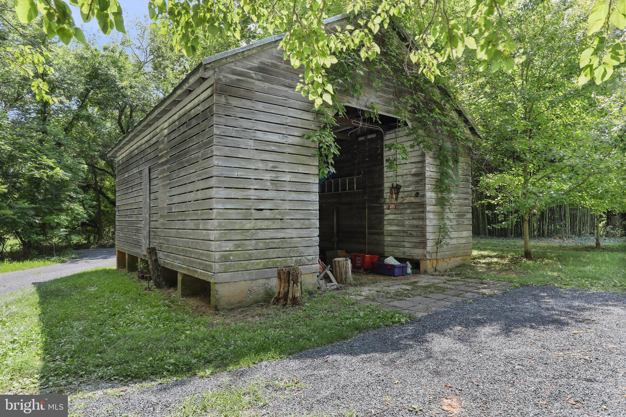 62 Vanderveer Ln
