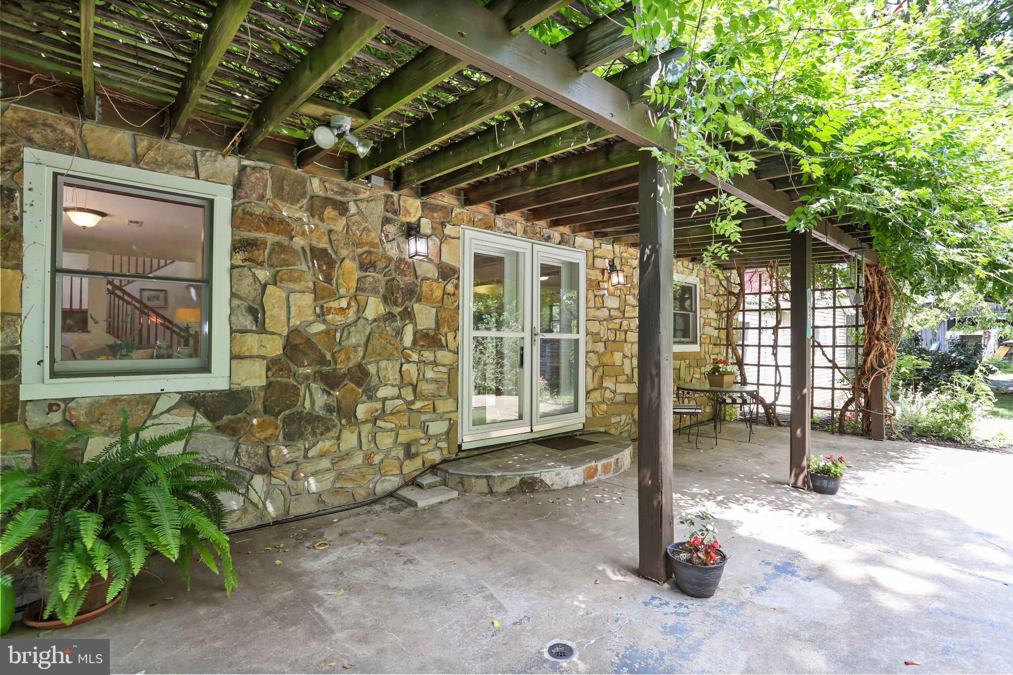 62 Vanderveer Ln