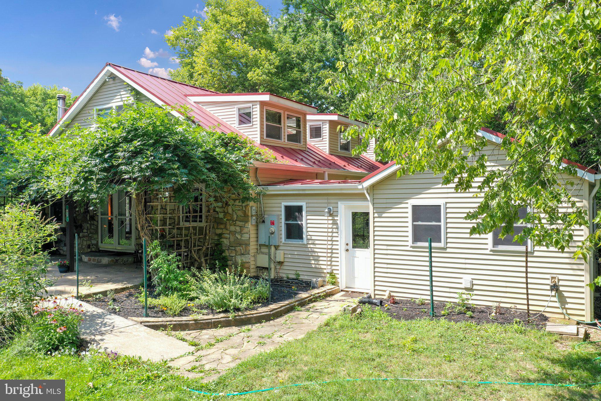 62 Vanderveer Ln