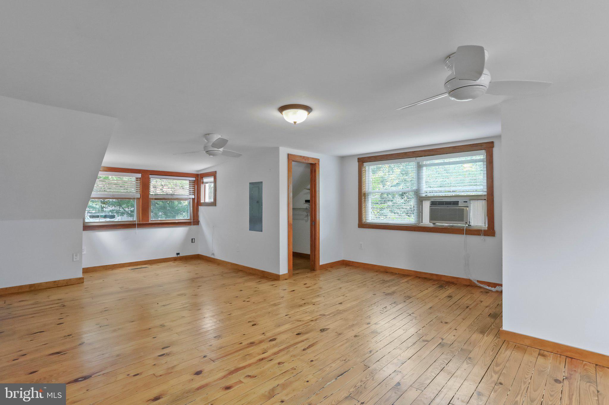 62 Vanderveer Ln