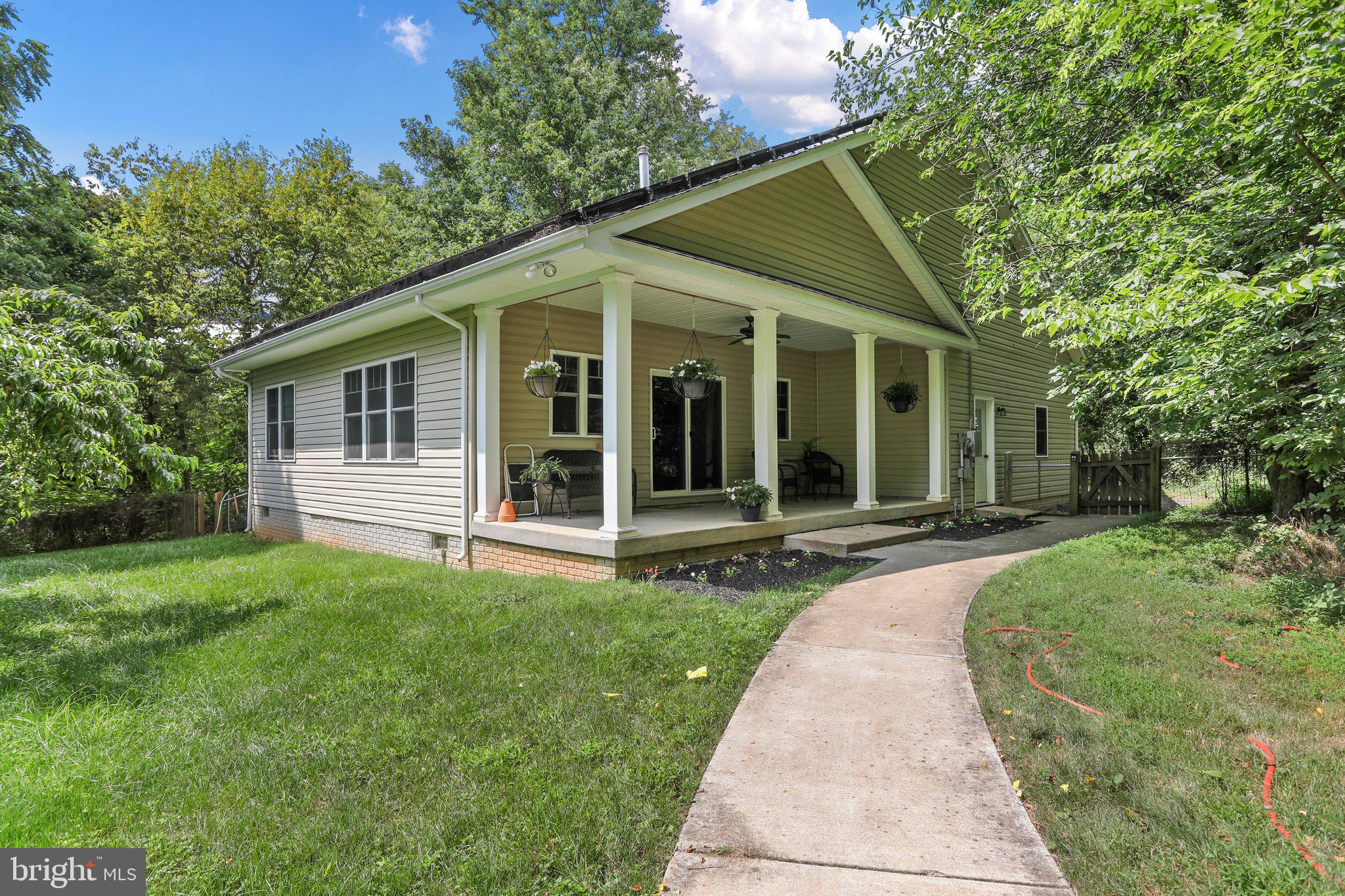 62 Vanderveer Ln
