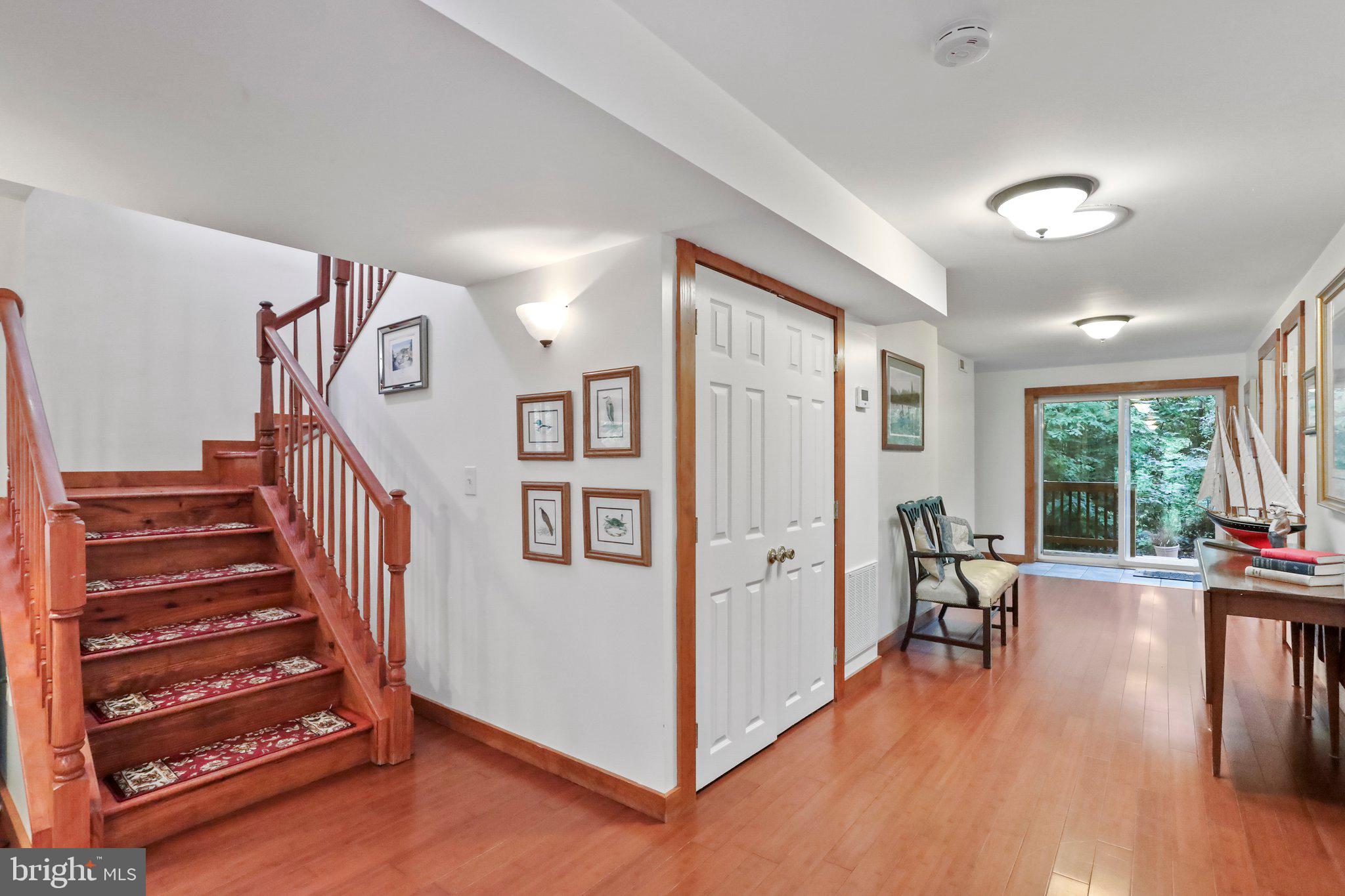 62 Vanderveer Ln