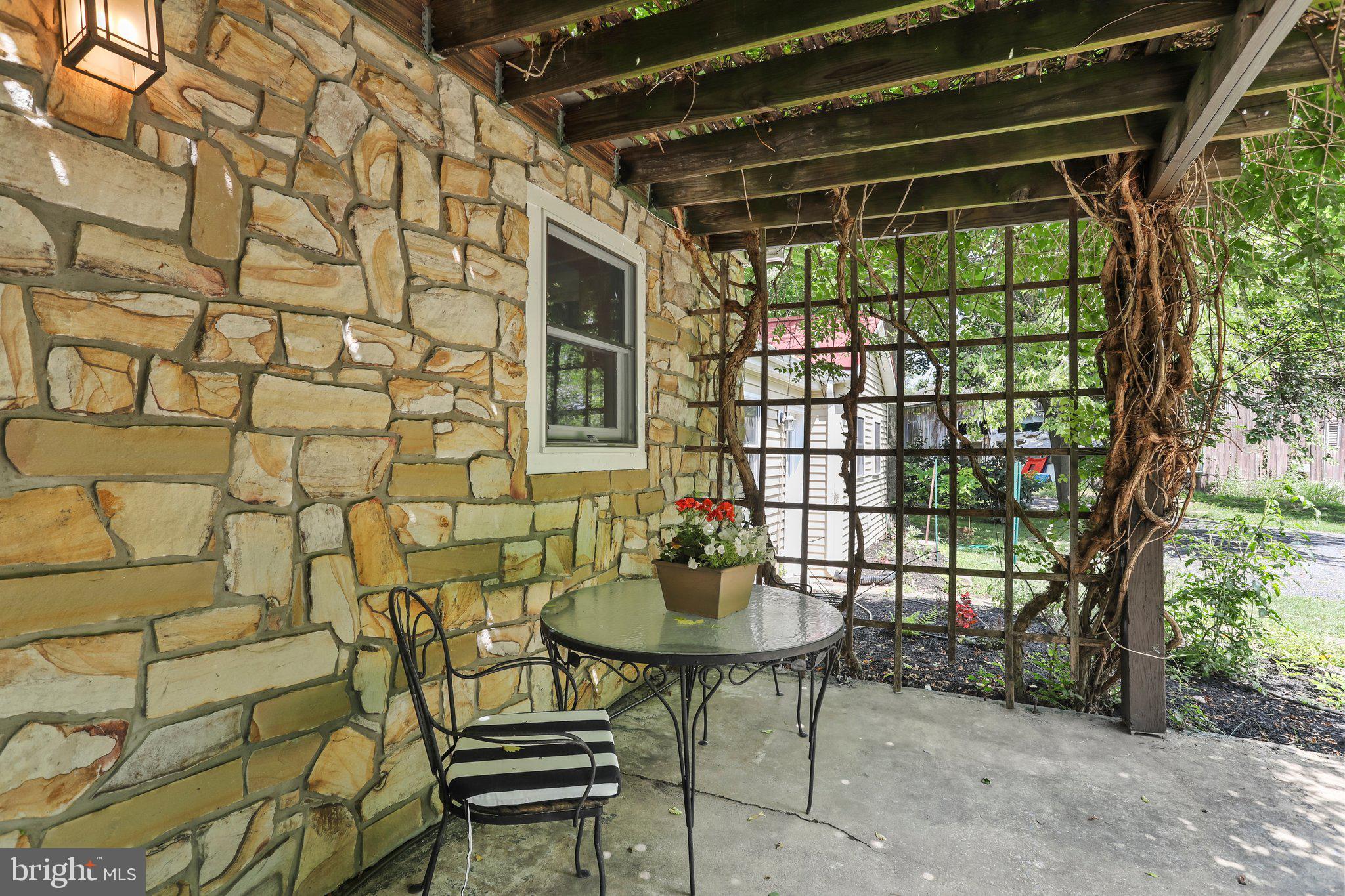 62 Vanderveer Ln
