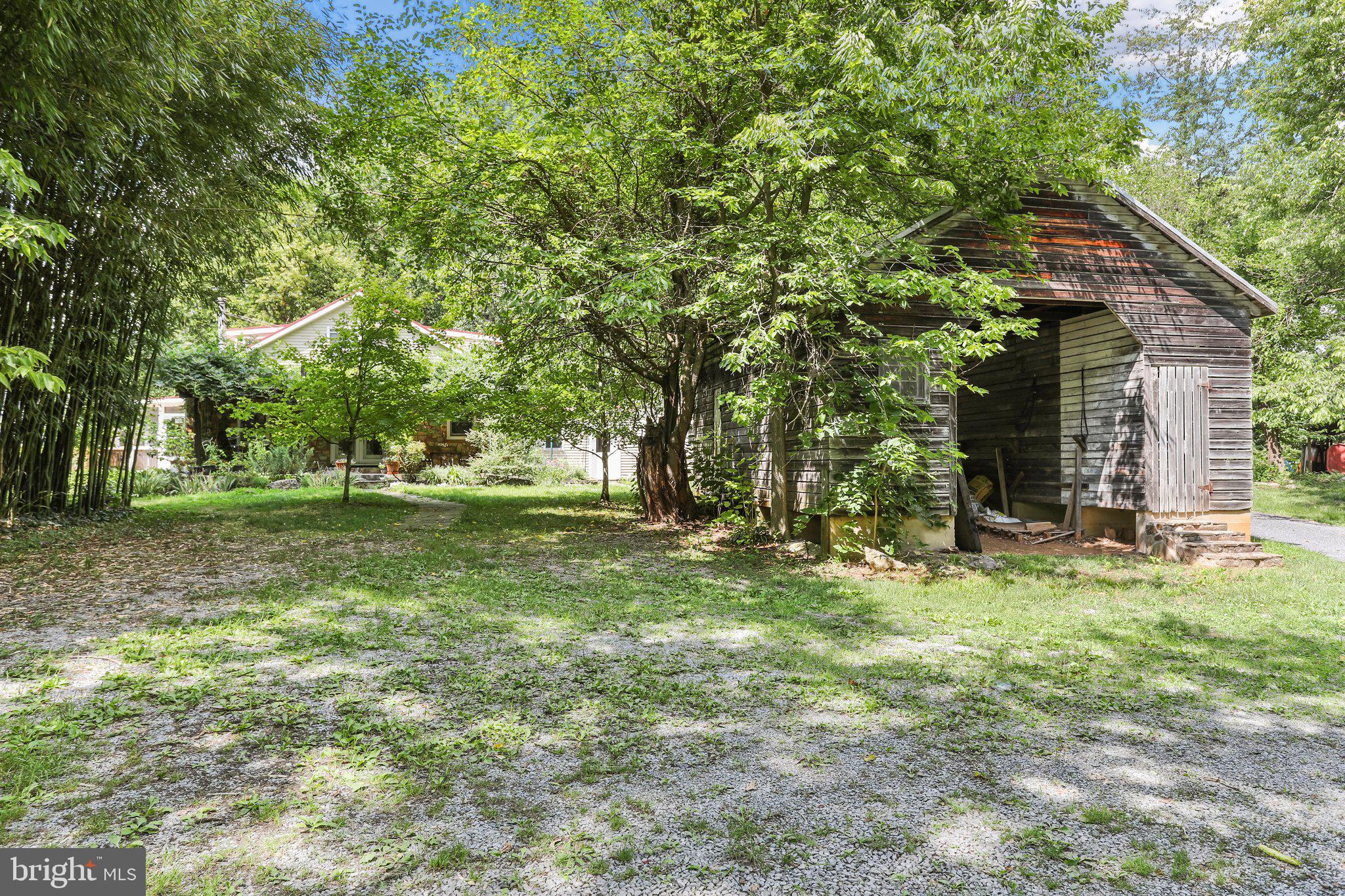 62 Vanderveer Ln
