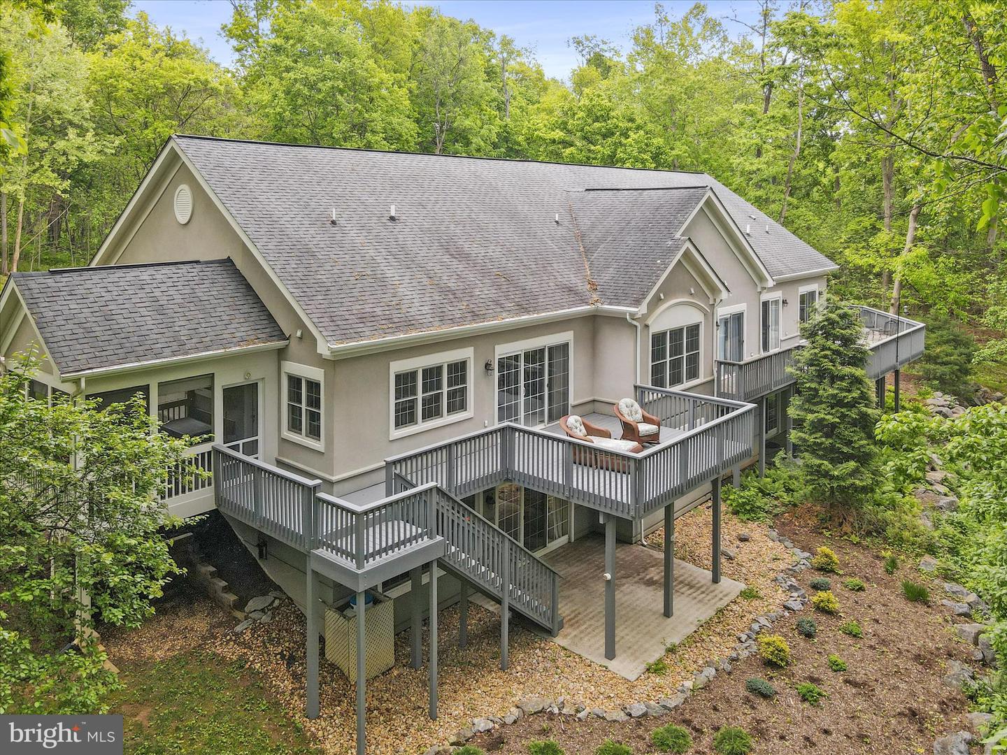 60 Reachcliff Dr