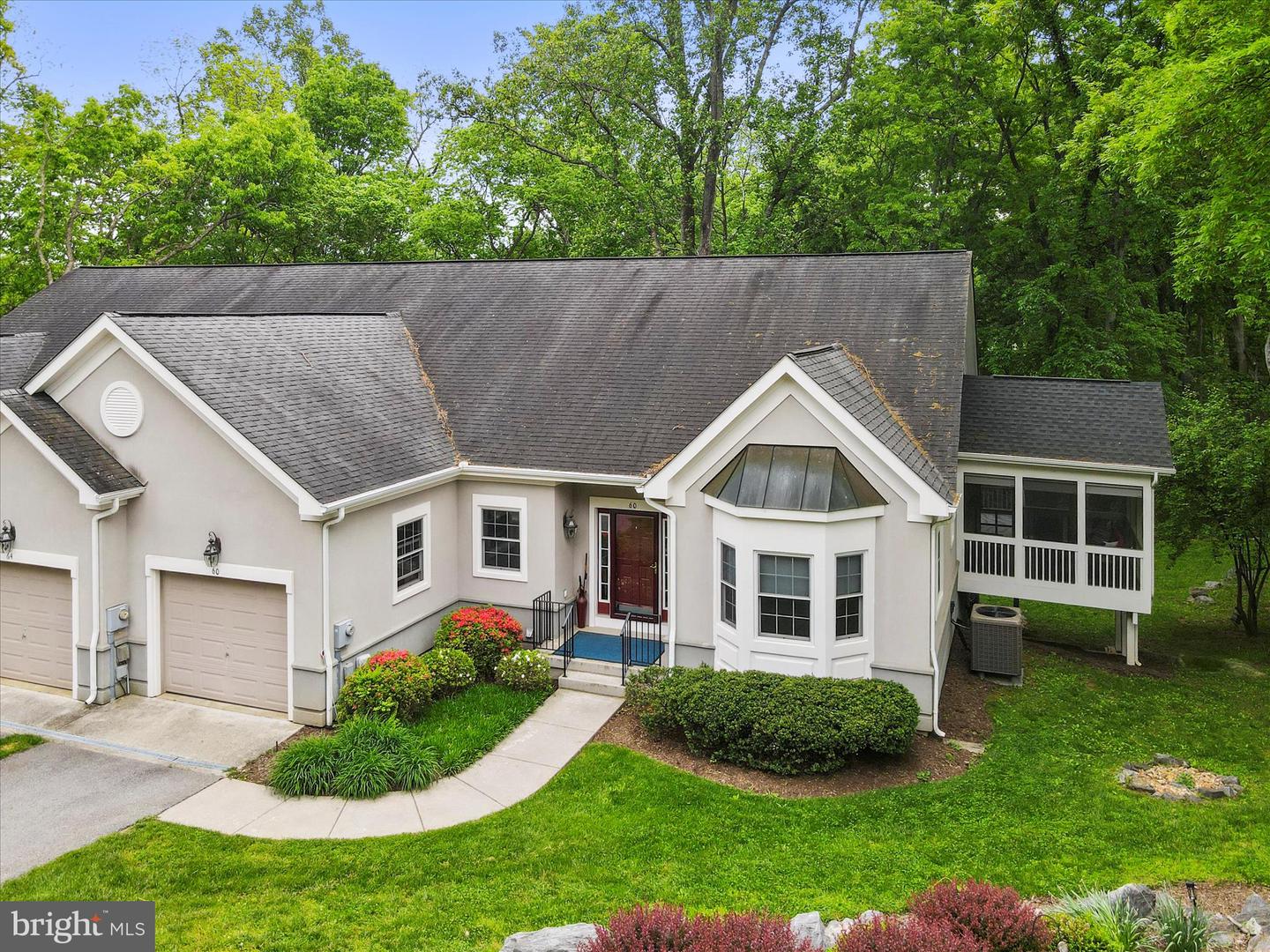60 Reachcliff Dr