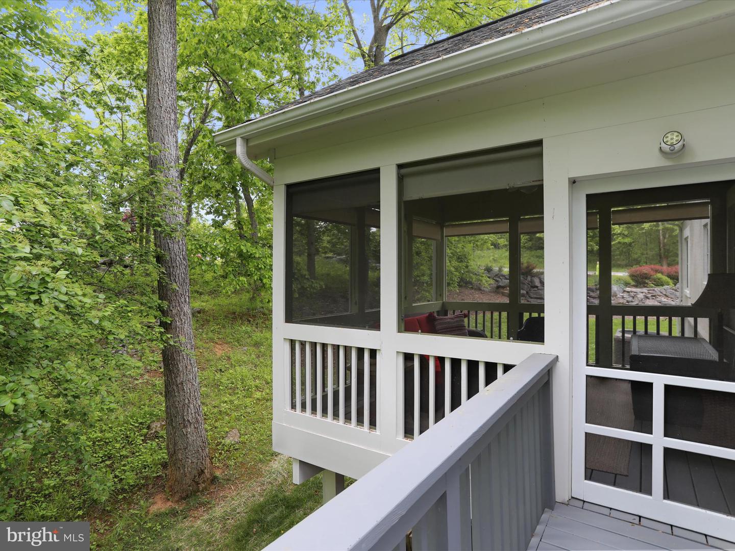 60 Reachcliff Dr