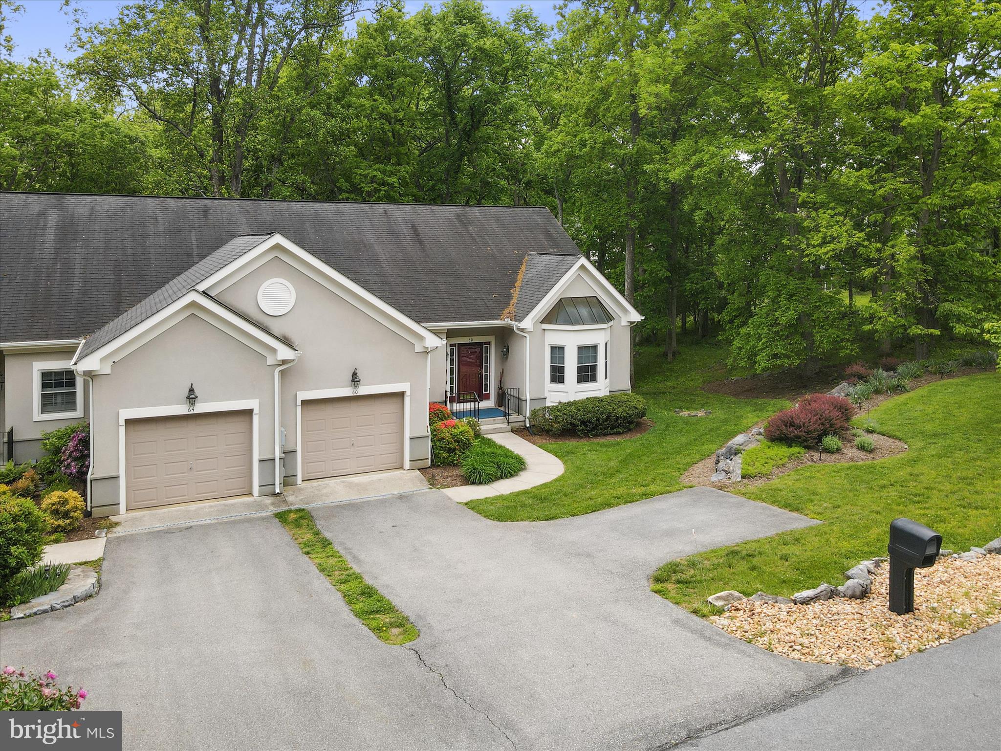 60 Reachcliff Dr