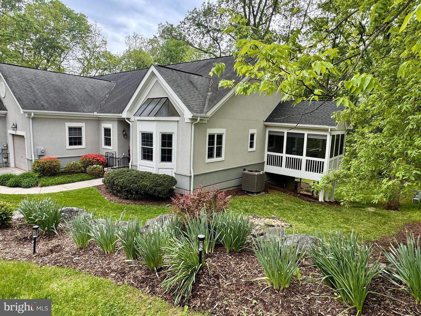 60 Reachcliff Dr