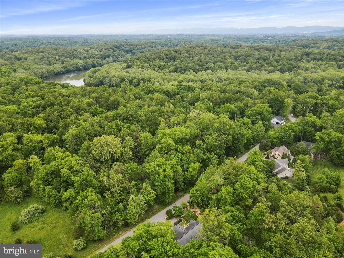 60 Reachcliff Dr