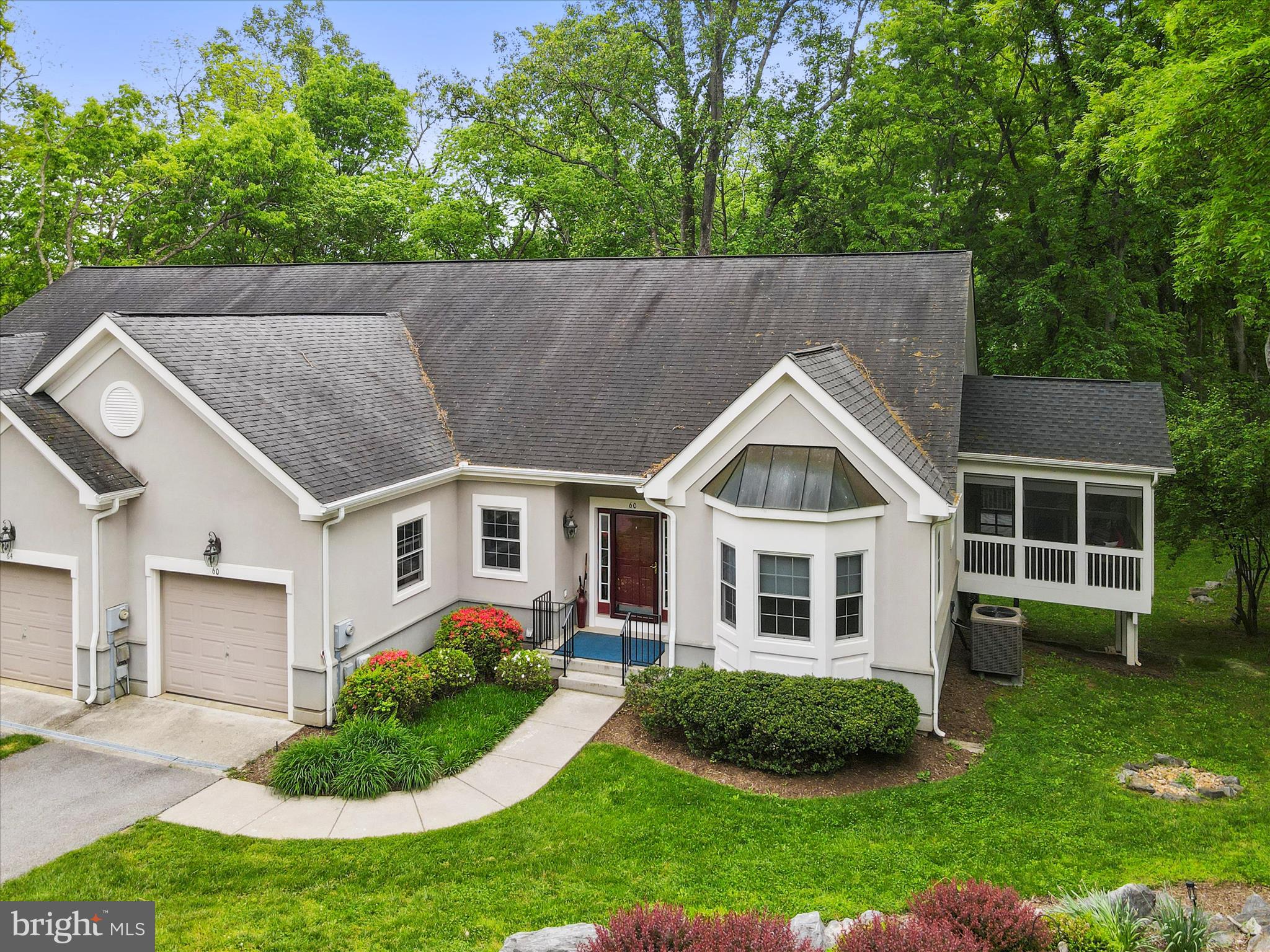 60 Reachcliff Dr