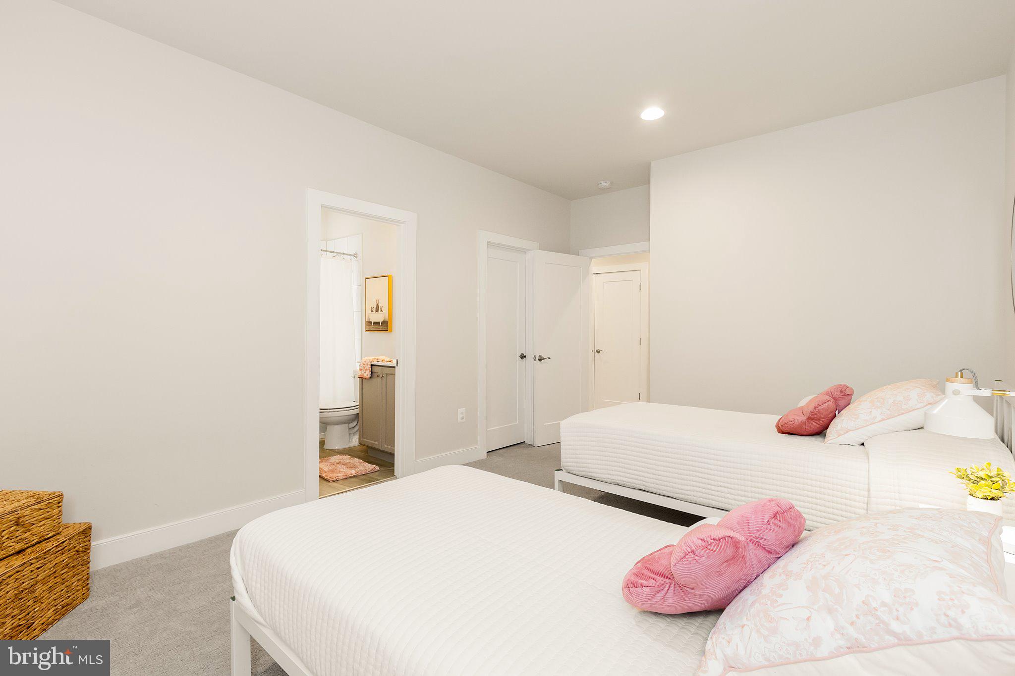 21 Ella Washington Ct.