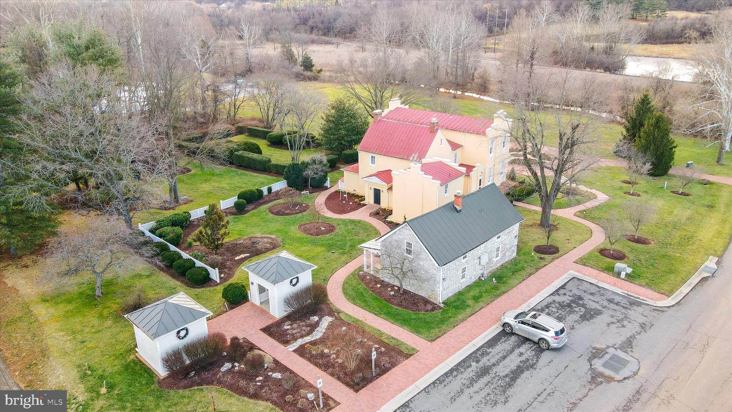 21 Ella Washington Ct.