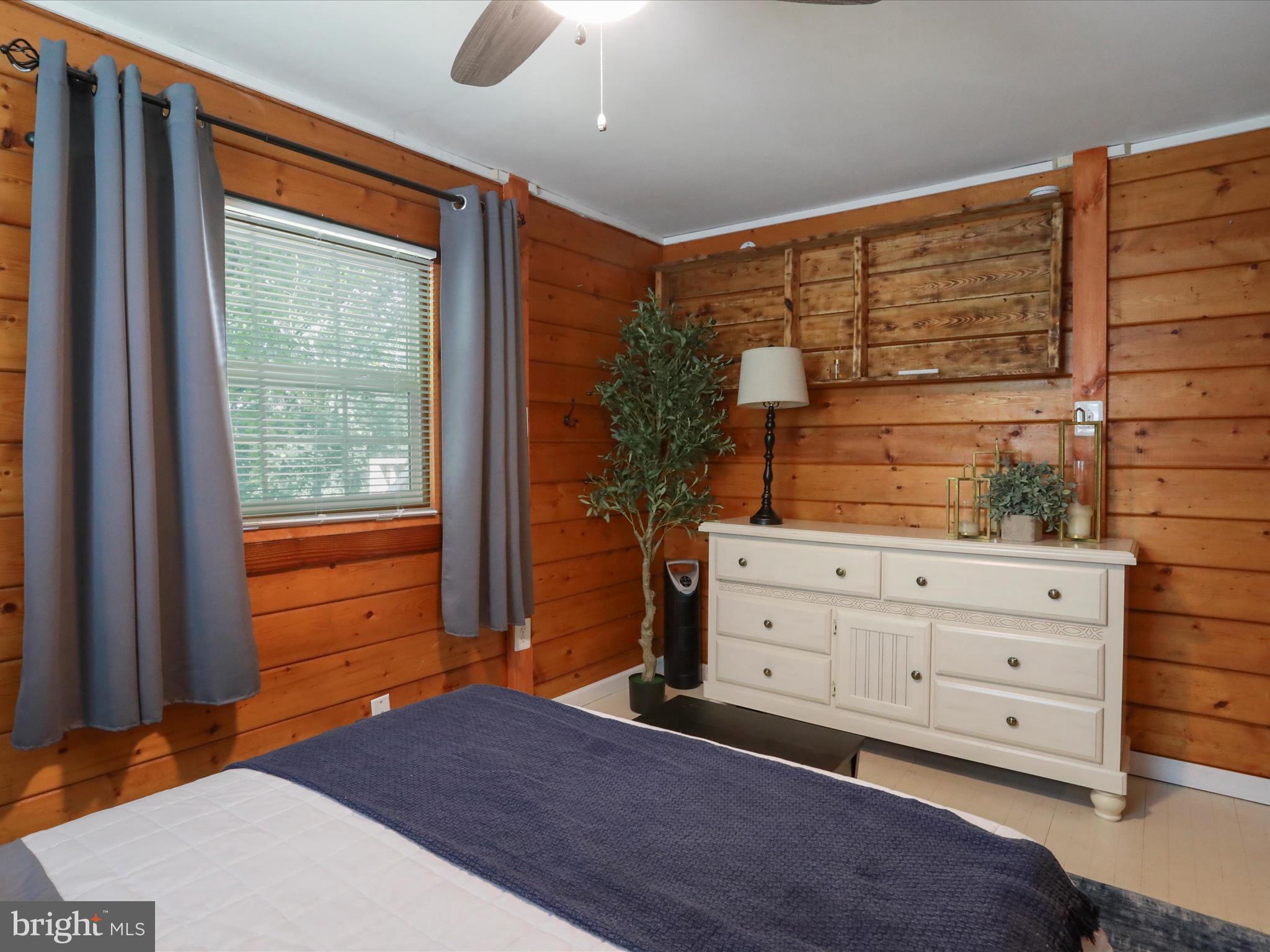 832 SHENANDOAH RIVER DRIVE