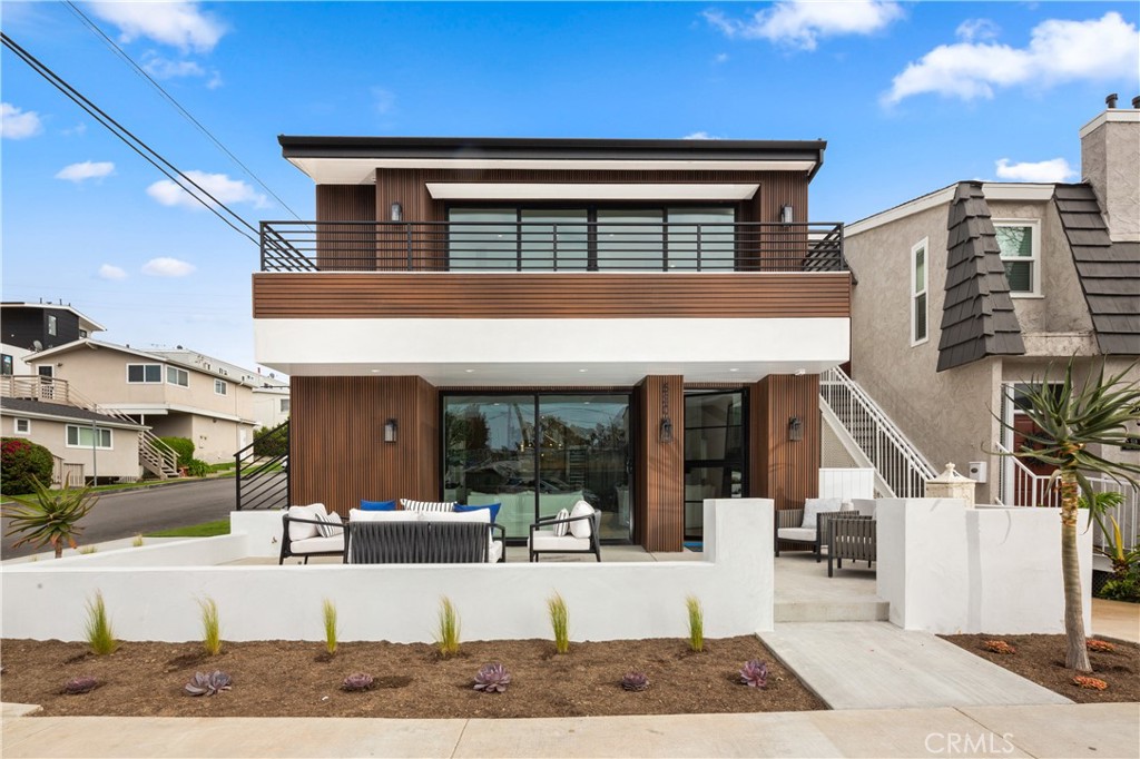 520 Iris Avenue