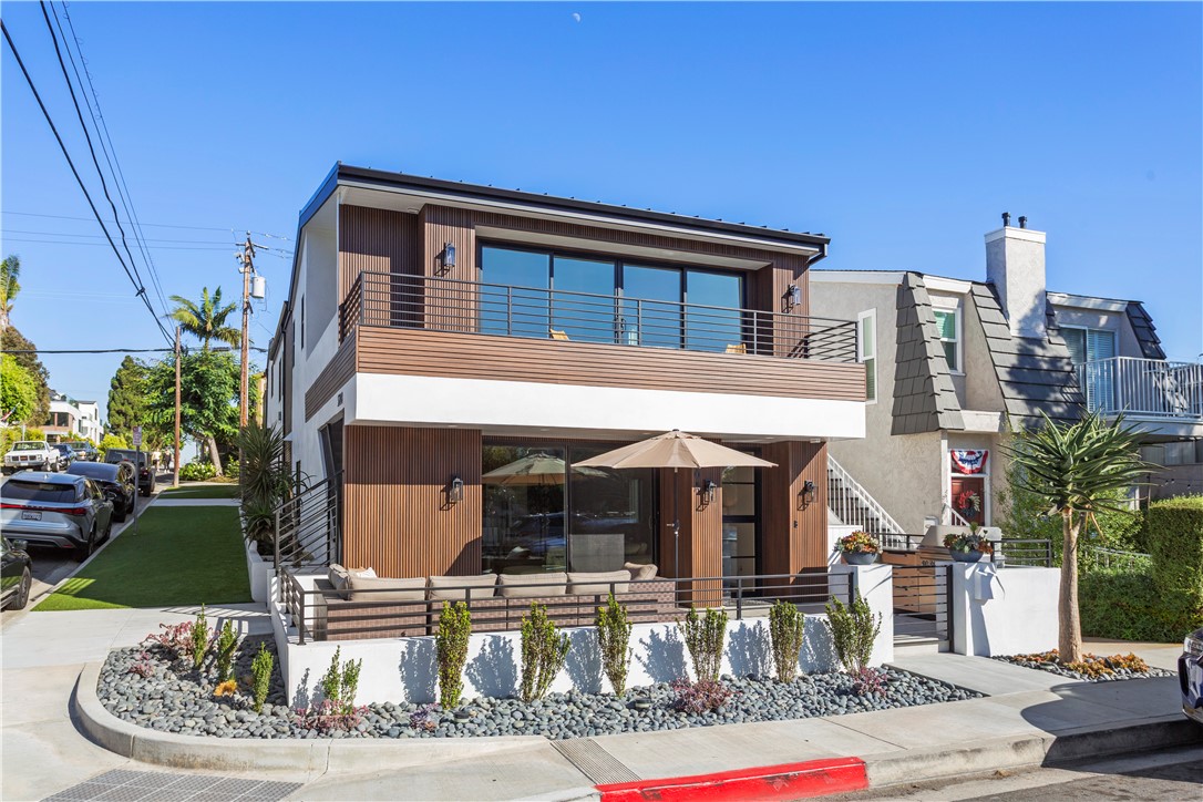 520 Iris Avenue