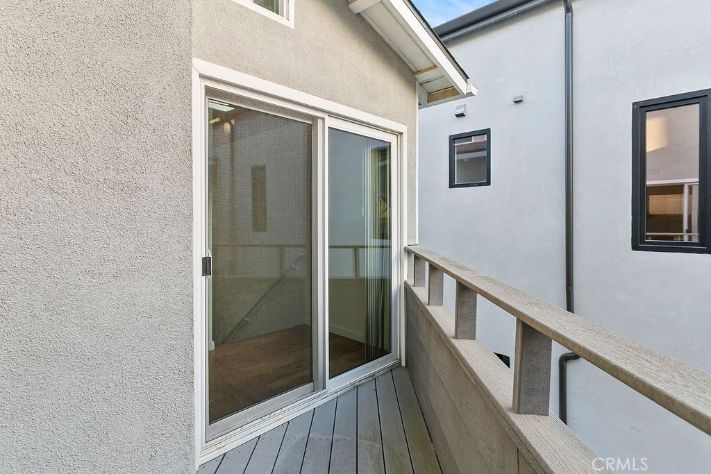 606 Narcissus Avenue B