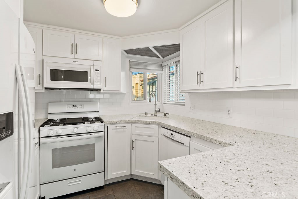 606 Narcissus Avenue B