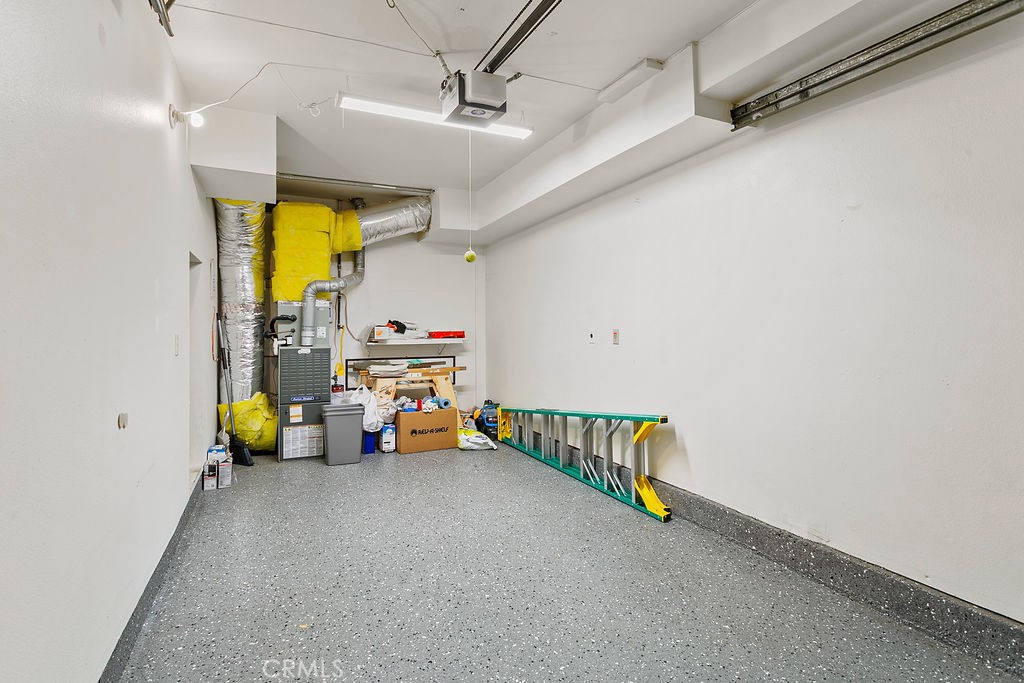 606 Narcissus Avenue B