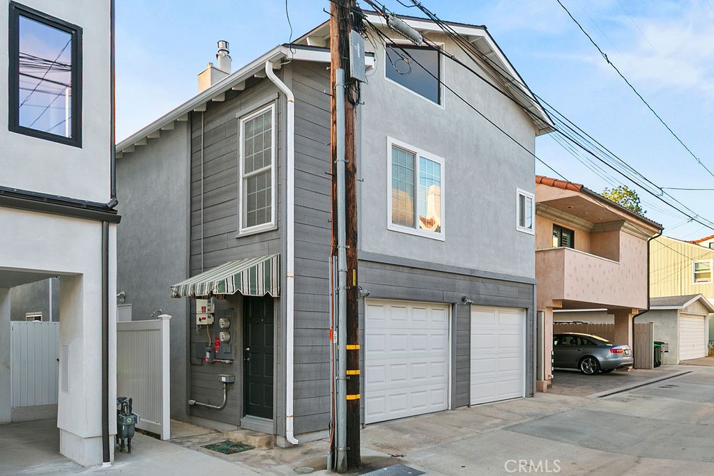 606 Narcissus Avenue B