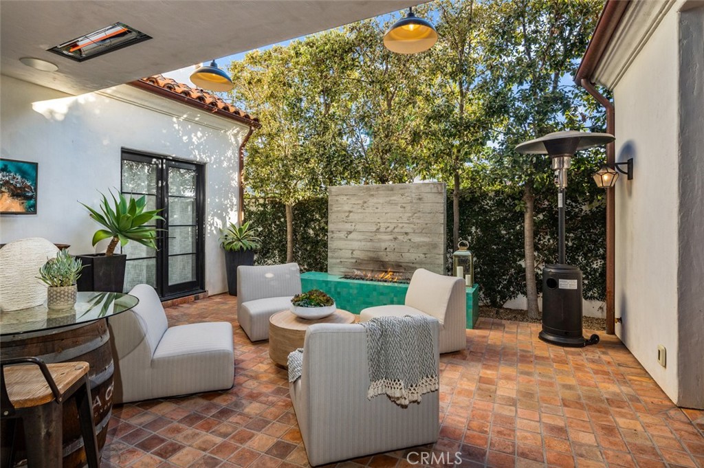616 Narcissus Avenue