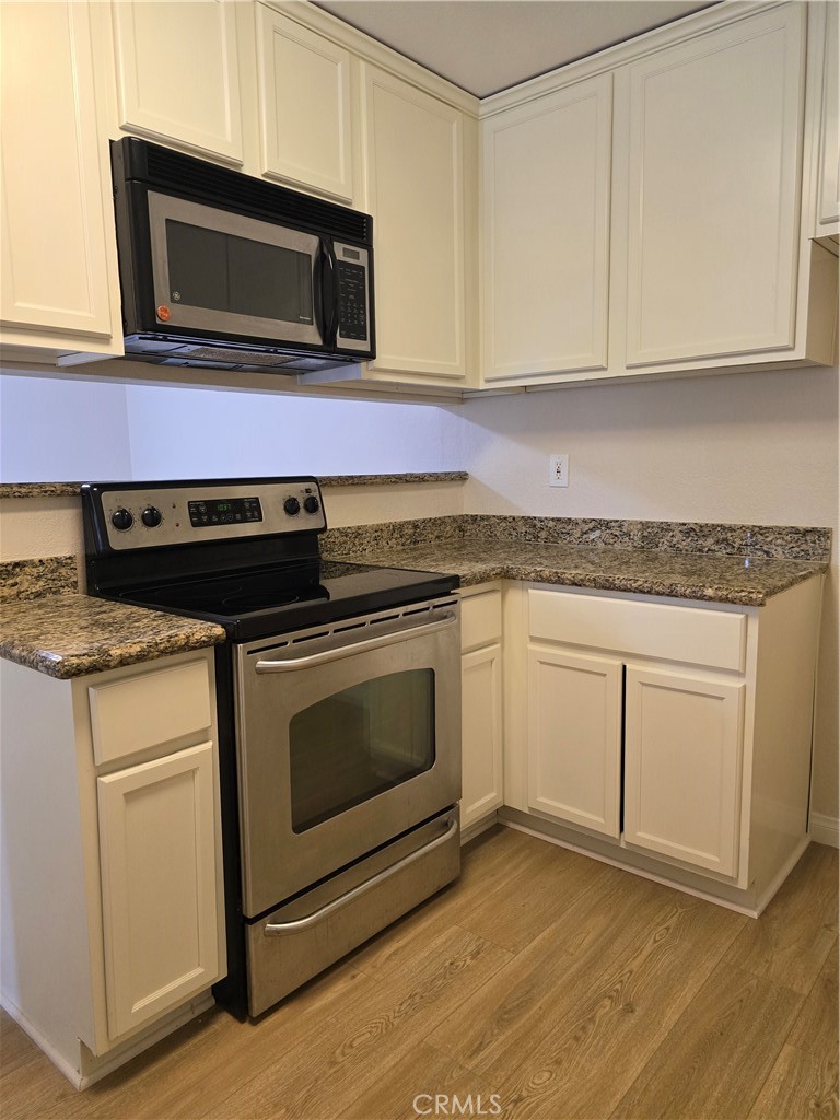 1345 Cabrillo Park Drive R07