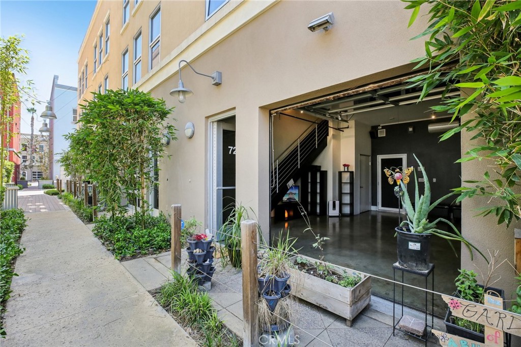 721 N Poinsettia Street