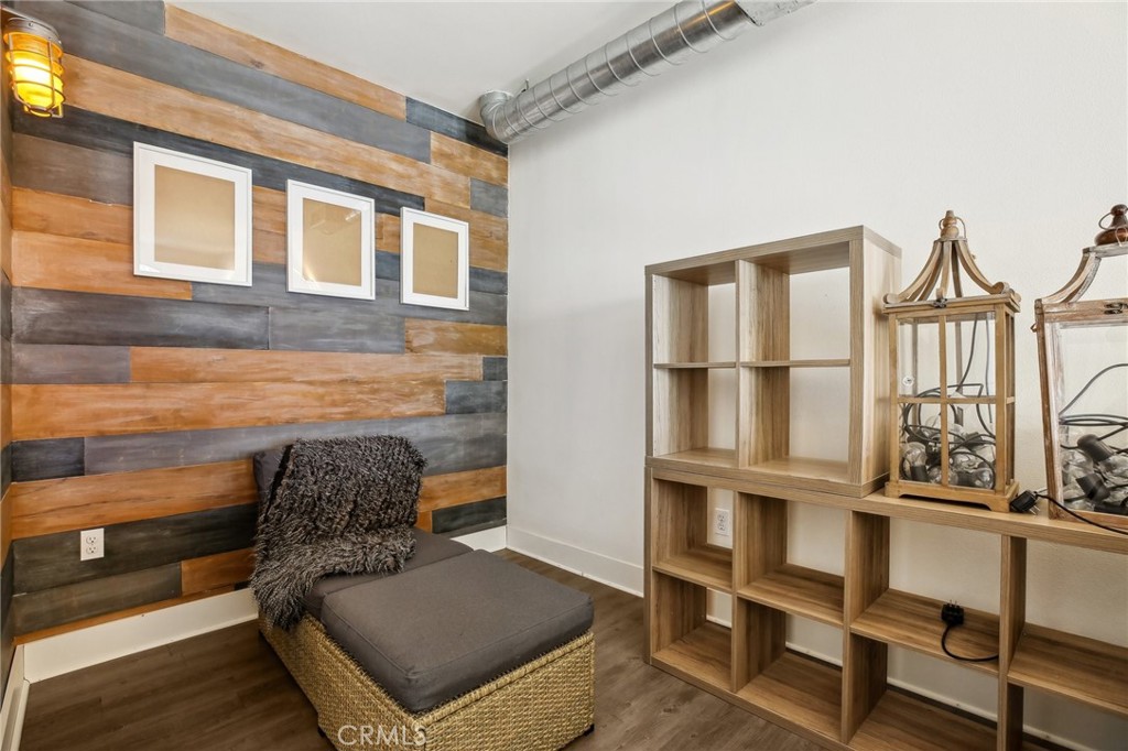 721 N Poinsettia Street