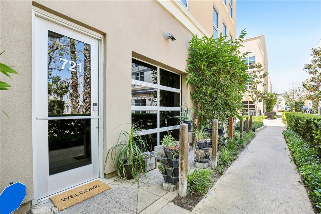 721 N Poinsettia Street